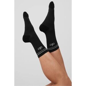 ALO YOGA ~ Unisex Half-Crew Performance Sock (NWT)